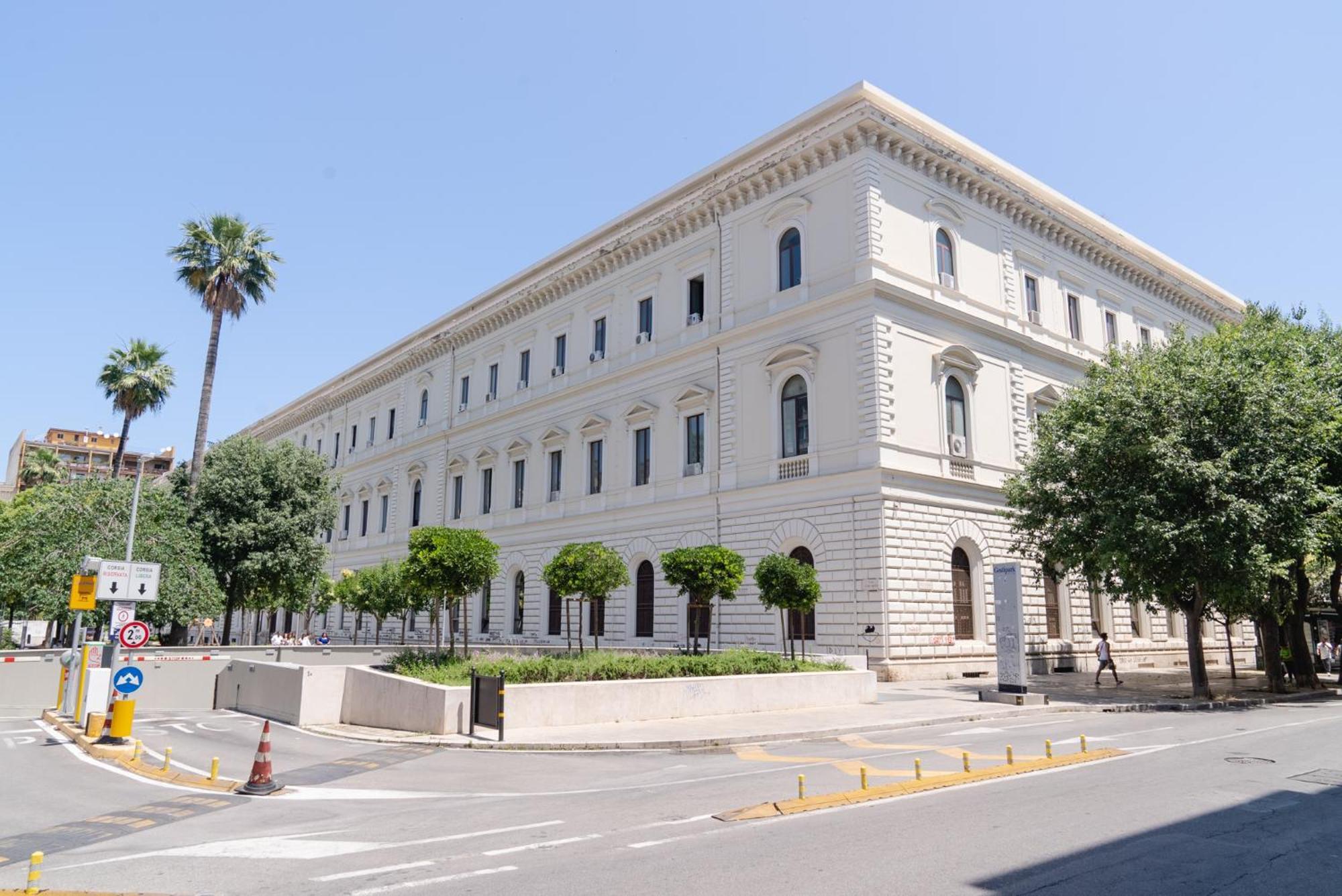 Shl _ Grandi Stazioni _ Bari Centrale Eksteriør billede